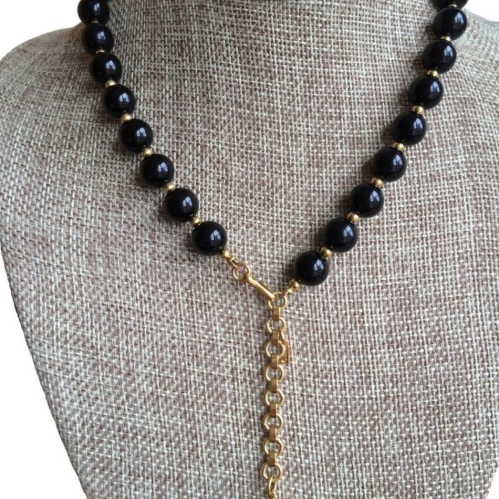Liz Claiborne MONET woman's necklace